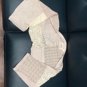 Delicately beautiful Angel of the North shrug S